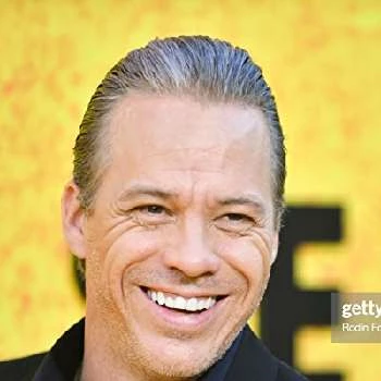 Michael Raymond-James Biography
