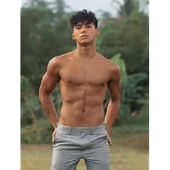 Michael Ver Comaling - Age, Bio, Birthdate, Family, Networth & More