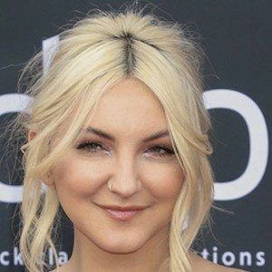 Julia Michaels Biography