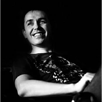 Michal Novinski - Family, Bio, Birthday, Family, Income & More