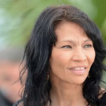 Michelle Thrush Biography