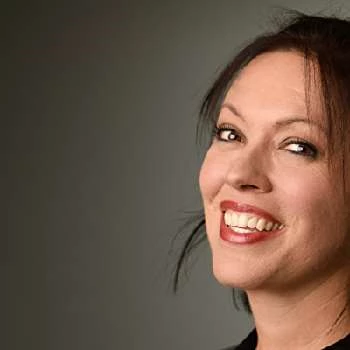 Michelle Tomlinson - Age, Bio, Birthdate, Family, Networth & More