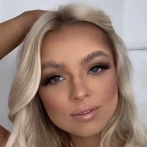 Hannah Michie - Family, Bio, Birthday, Family, Income & More