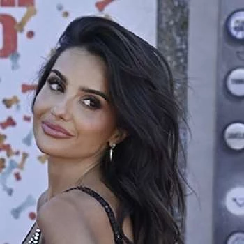 Mikaela Hoover Biography