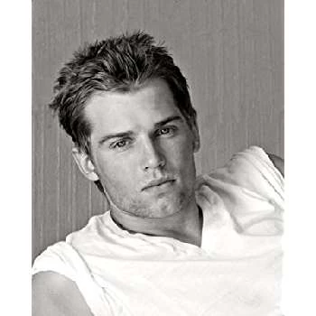 Mike Vogel Biography