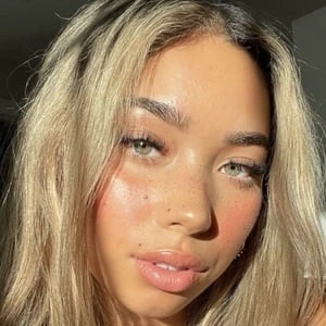 Angelina Miklos - Date Of Birth, Bio, Birthdate, Parents, Networth & More