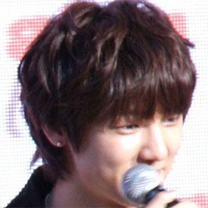 Kang Min-hyuk - Biography, Birthday, Wiki, Family, Networth & More