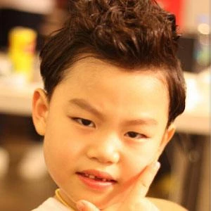 Hwang Min-woo - Income, Birthday, Family, Bio, Networth & More