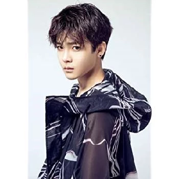 Minghao Hou - Age, Bio, Birthdate, Family, Networth & More