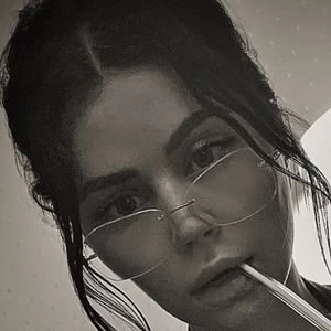 Mira Twitch Biography
