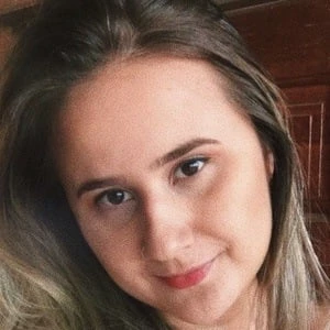 Miss Pinguina - Family, Bio, Birthday, Family, Income & More