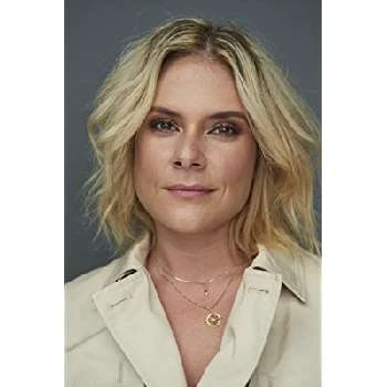 Mitzi Evelyn - Age, Bio, Birthdate, Family, Networth & More