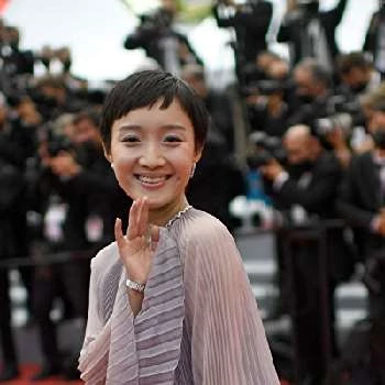 Miyi Huang - Age, Bio, Birthdate, Family, Networth & More