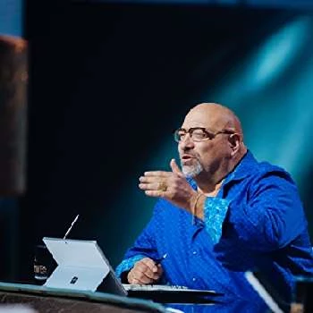 Moe Vela - Age, Bio, Birthdate, Family, Networth & More