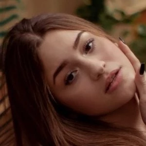 Maria Mol - Date Of Birth, Bio, Birthdate, Parents, Networth & More