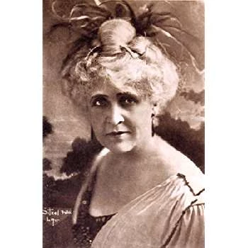 Mollie McConnell - Age, WIki, Birthday, Family, Networth & More