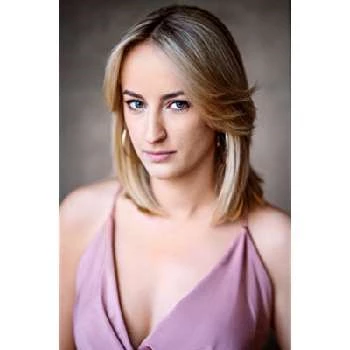 Molly Gibson - Age, Bio, Birthdate, Family, Networth & More