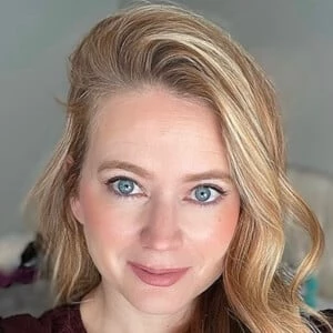 mollythemom - Height, Bio, Wiki, Family, Birthplace, Networth & More