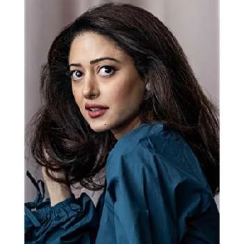 Mona Yousefi Biography
