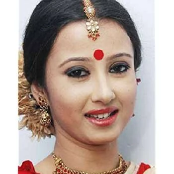 Monami Ghosh - Date Of Birth, Bio, Birthdate, Parents, Networth & More