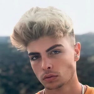 Juan Monzo - Family, Bio, Birthday, Family, Income & More