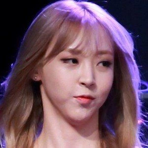 Moonbyul - Age, Bio, Birthdate, Family, Networth & More