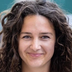 Savannah Moore Biography