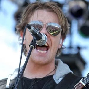 Shimon Moore Biography