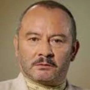 César Mora Biography