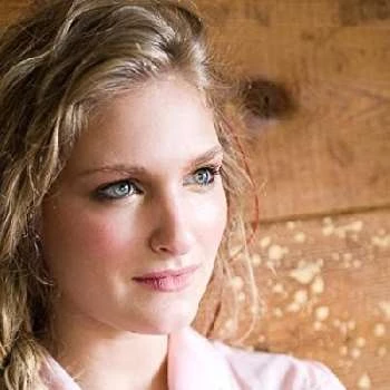 Morgan Laure - Family, Bio, Birthday, Family, Income & More