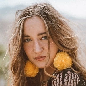 Mallory Morris - Age, Bio, Birthdate, Family, Networth & More