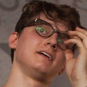 Elliot Moss - Family, Bio, Birthday, Family, Income & More