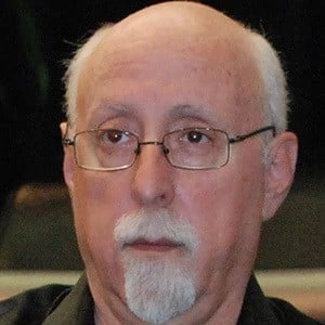 Walt Mossberg Biography