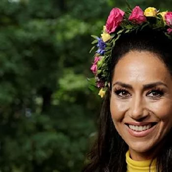 Mouna Esmaeilzadeh - Age, Bio, Birthdate, Family, Networth & More