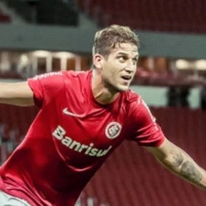 Rafael Moura - Wiki, Bio, Networth, Birthdate, Family & More