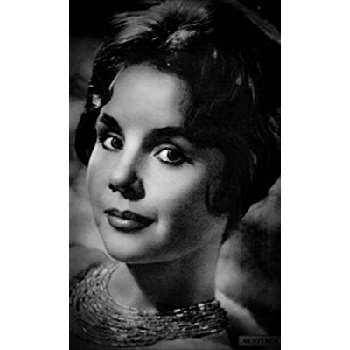 Muhterem Nur - Family, Bio, Wiki, Dat of Birth, Networth & More