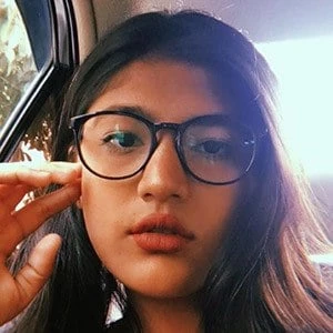 Momina Munir - Biography, Birthday, Wiki, Family, Networth & More