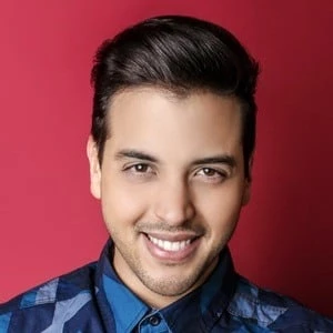 Víctor Muñoz - Age, Bio, Birthdate, Family, Networth & More