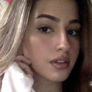 Alina Namazi Biography