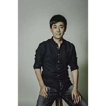 Nan Zhou - Family, Bio, Birthday, Family, Income & More