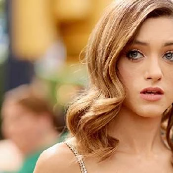 Natalia Dyer Biography