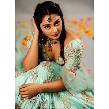 Natasha Doshi - Age, Bio, Birthdate, Family, Networth & More