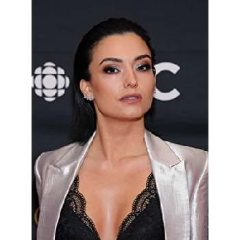 Natasha Negovanlis - Networth, Biography, Birthdate, Family & More