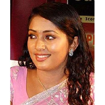 Navya Nair - Parents, Networth, Bio, Birthdate, Family Wiki & More