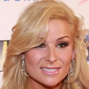 Natalie Neidhart Biography