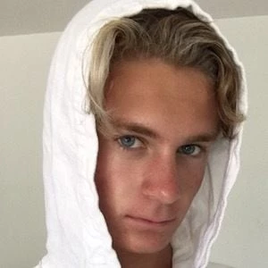 Sean Nelles - Date Of Birth, Bio, Birthdate, Parents, Networth & More