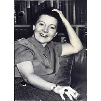 Nellie Burt - Family, Bio, Birthday, Family, Income & More