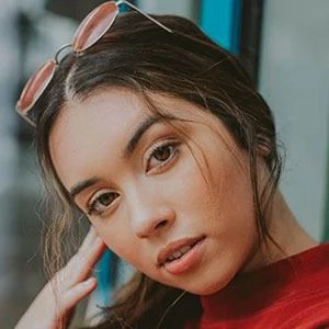 Emily Nelson Biography