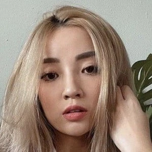 Naomi Neo Biography