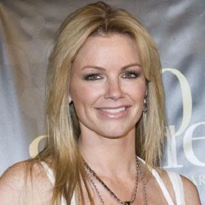 Caroline Neron Biography